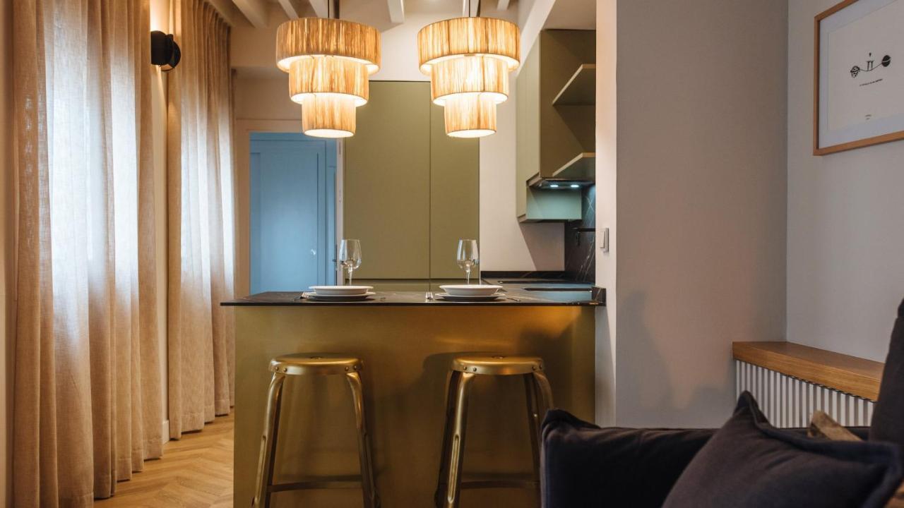 R26 Suites Sevilla Exteriör bild